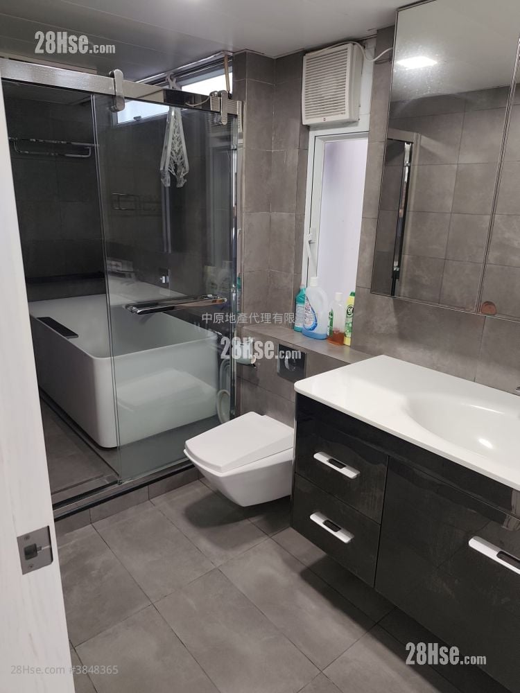 Riviera Gardens Sell 3 Bedrooms , 1 Bathroom 700 ft²