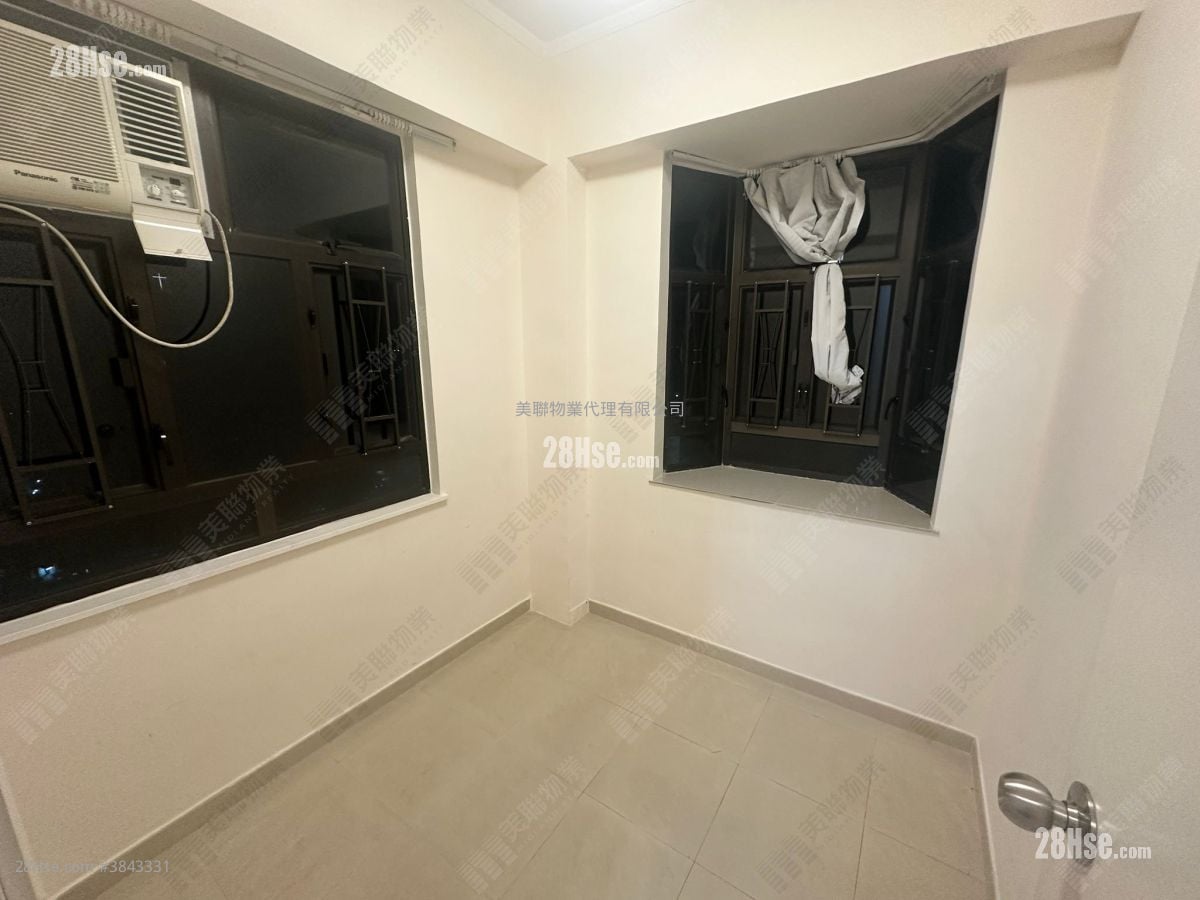 Wai Wah Centre Rental 308 ft²