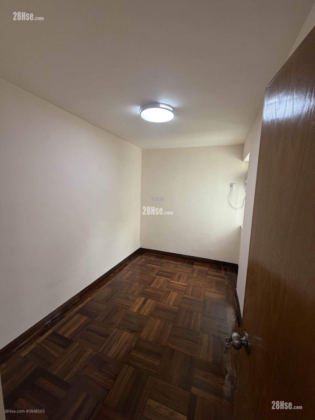 Siu Shan Court Rental 2 Bedrooms , 1 Bathroom 546 ft²