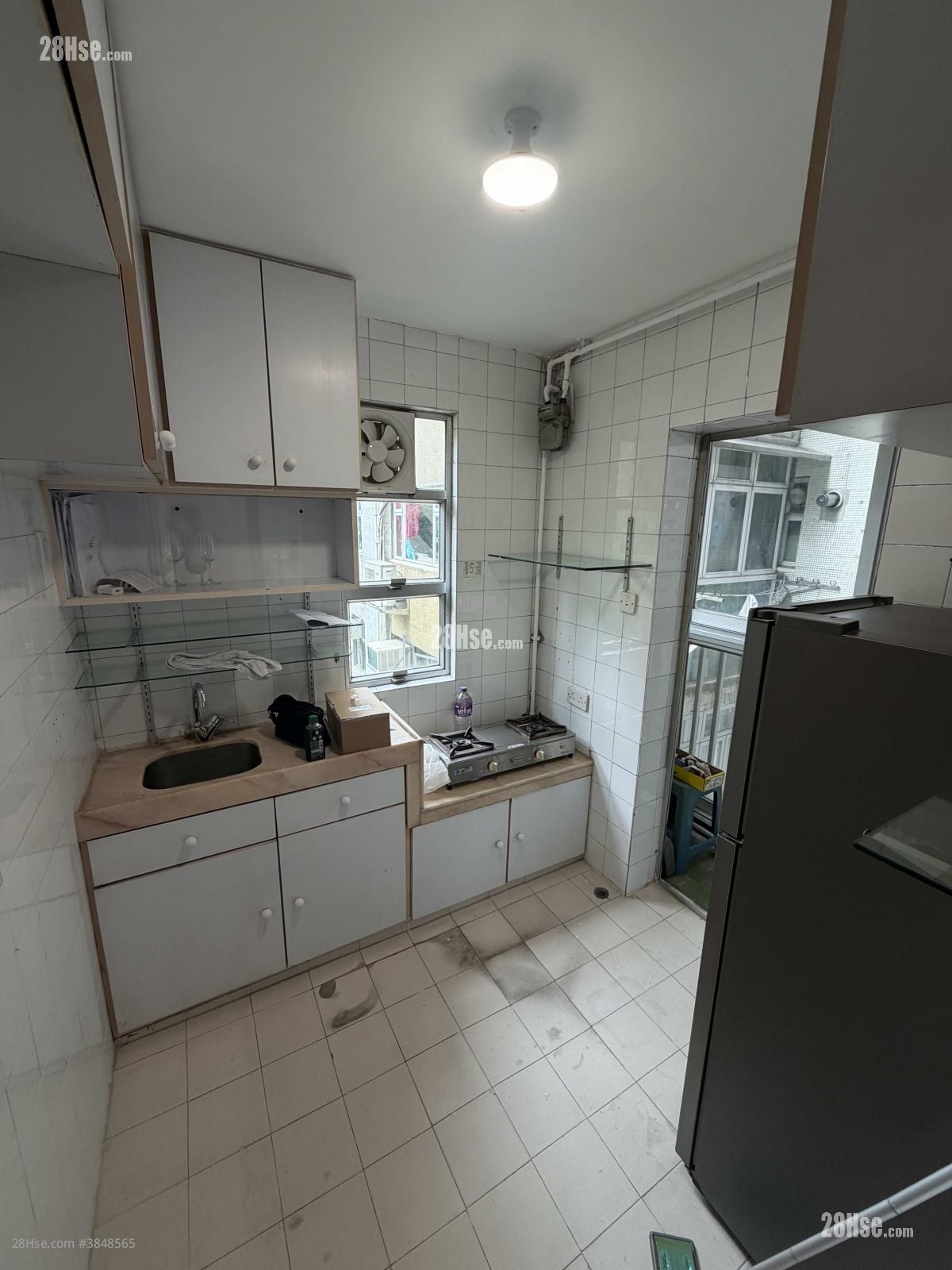 Siu Shan Court Rental 2 Bedrooms , 1 Bathroom 546 ft²
