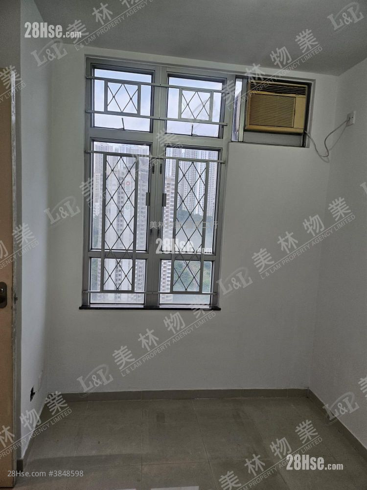 Hong Yat Court Sell 2 Bedrooms , 1 Bathroom 506 ft²