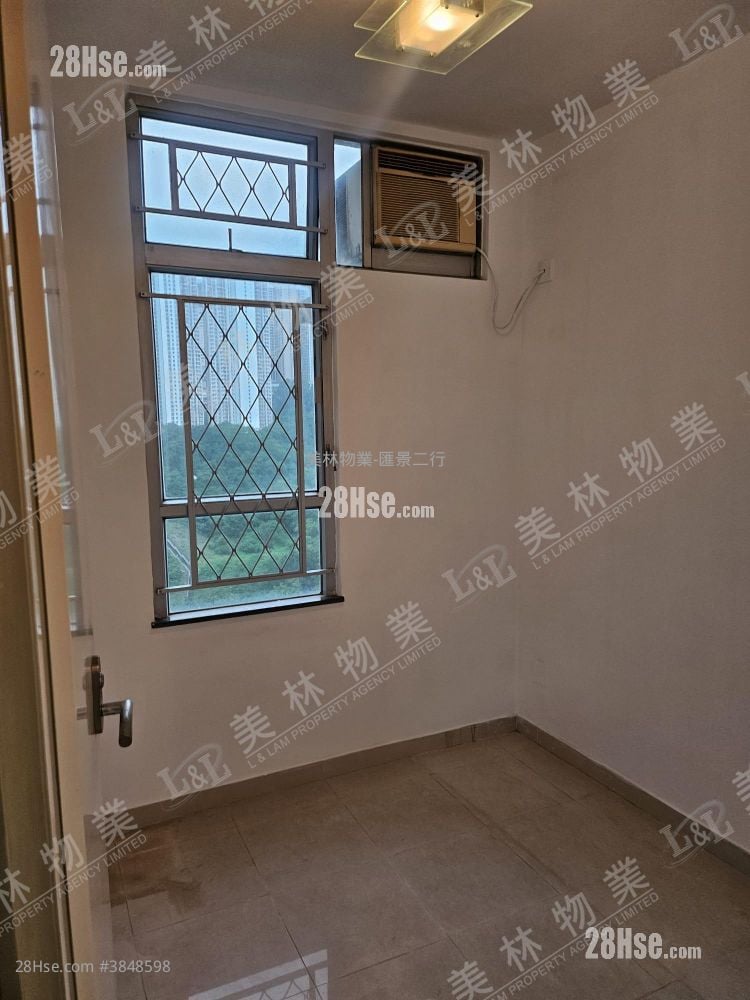 Hong Yat Court Sell 2 Bedrooms , 1 Bathroom 506 ft²