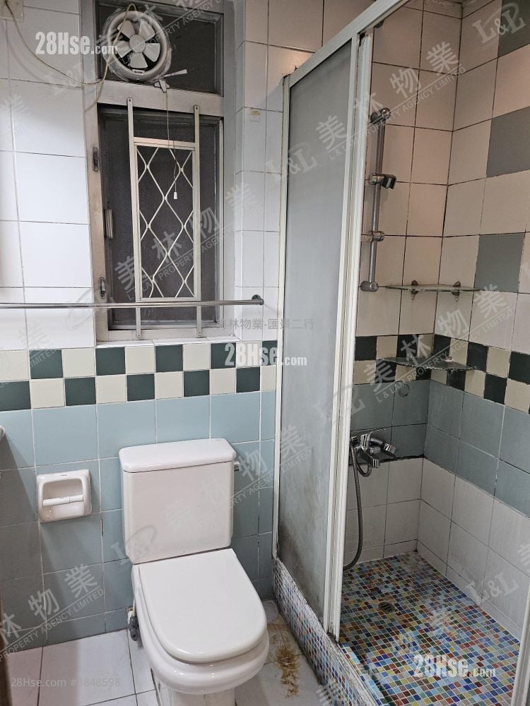 Hong Yat Court Sell 2 Bedrooms , 1 Bathroom 506 ft²