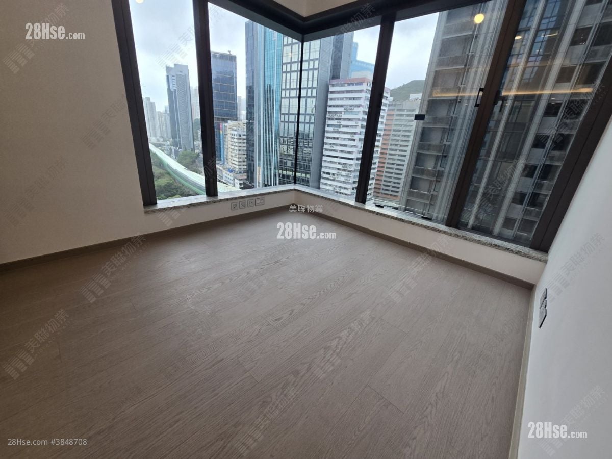 The Southside Sell 2 Bedrooms , 2 Bathrooms 538 ft²