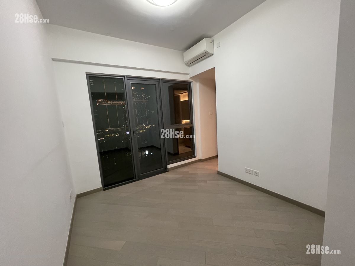 Upper River Bank Rental 4 Bedrooms , 3 Bathrooms 738 ft²
