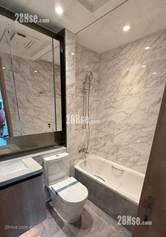 Grand Mayfair  Sell 2 Bedrooms , 1 Bathroom 464 ft²