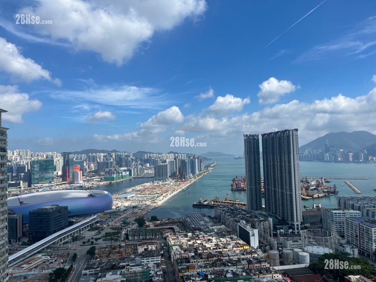 Sky Tower Sell 3 Bedrooms , 2 Bathrooms 904 ft²