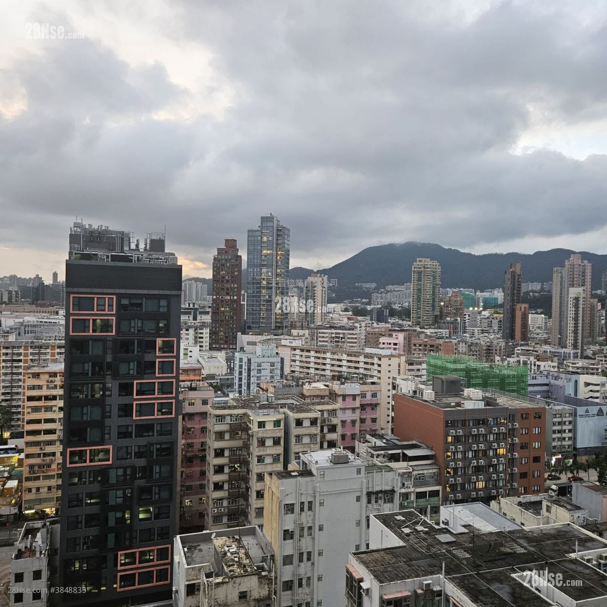 傲雲峰 售盤 2 房 , 1 浴室 479 平方呎