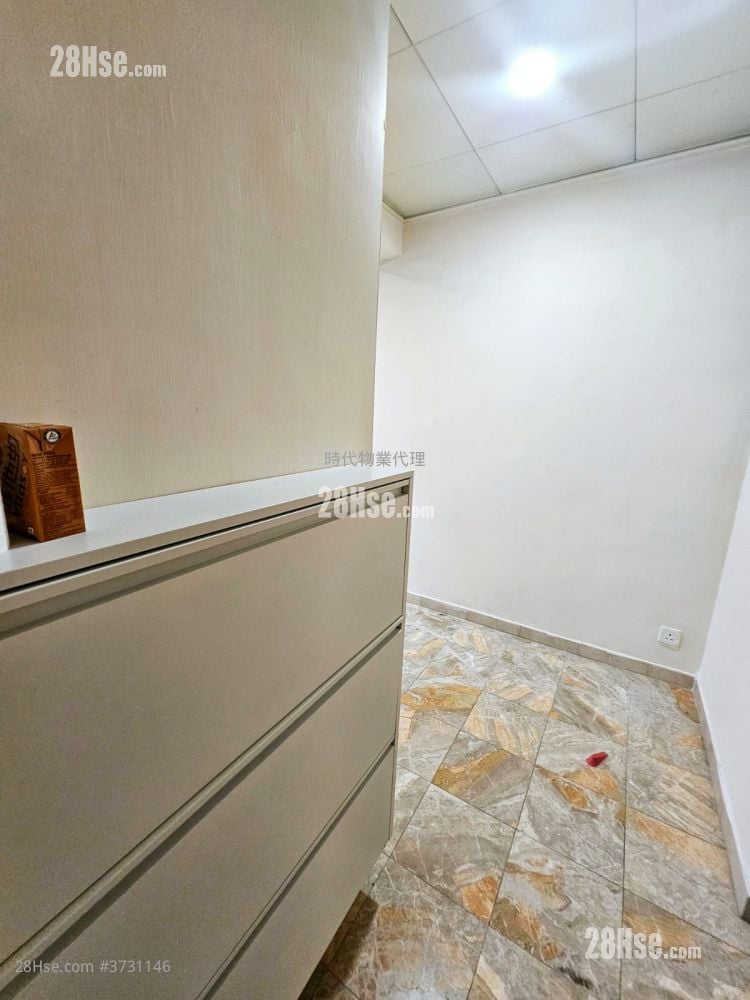Wing Tak Mansion Rental 2 Bedrooms , 1 Bathroom 374 ft²