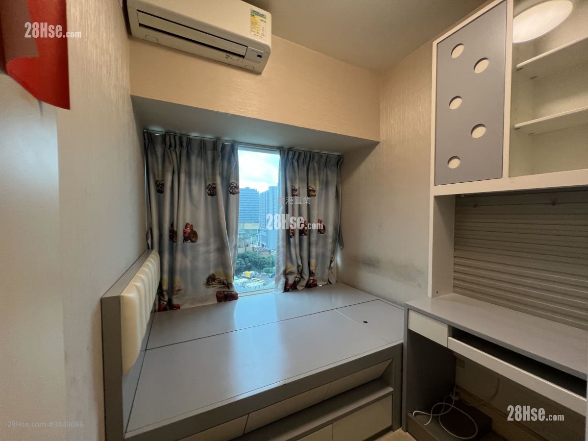 Metro Town Sell 4 Bedrooms , 3 Bathrooms 888 ft²