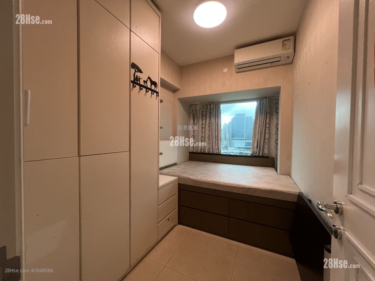 Metro Town Sell 4 Bedrooms , 3 Bathrooms 888 ft²