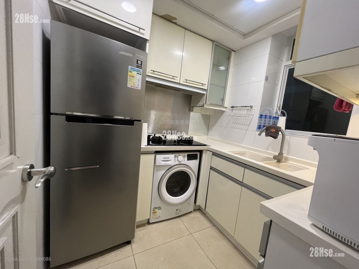Metro Town Sell 4 Bedrooms , 3 Bathrooms 888 ft²