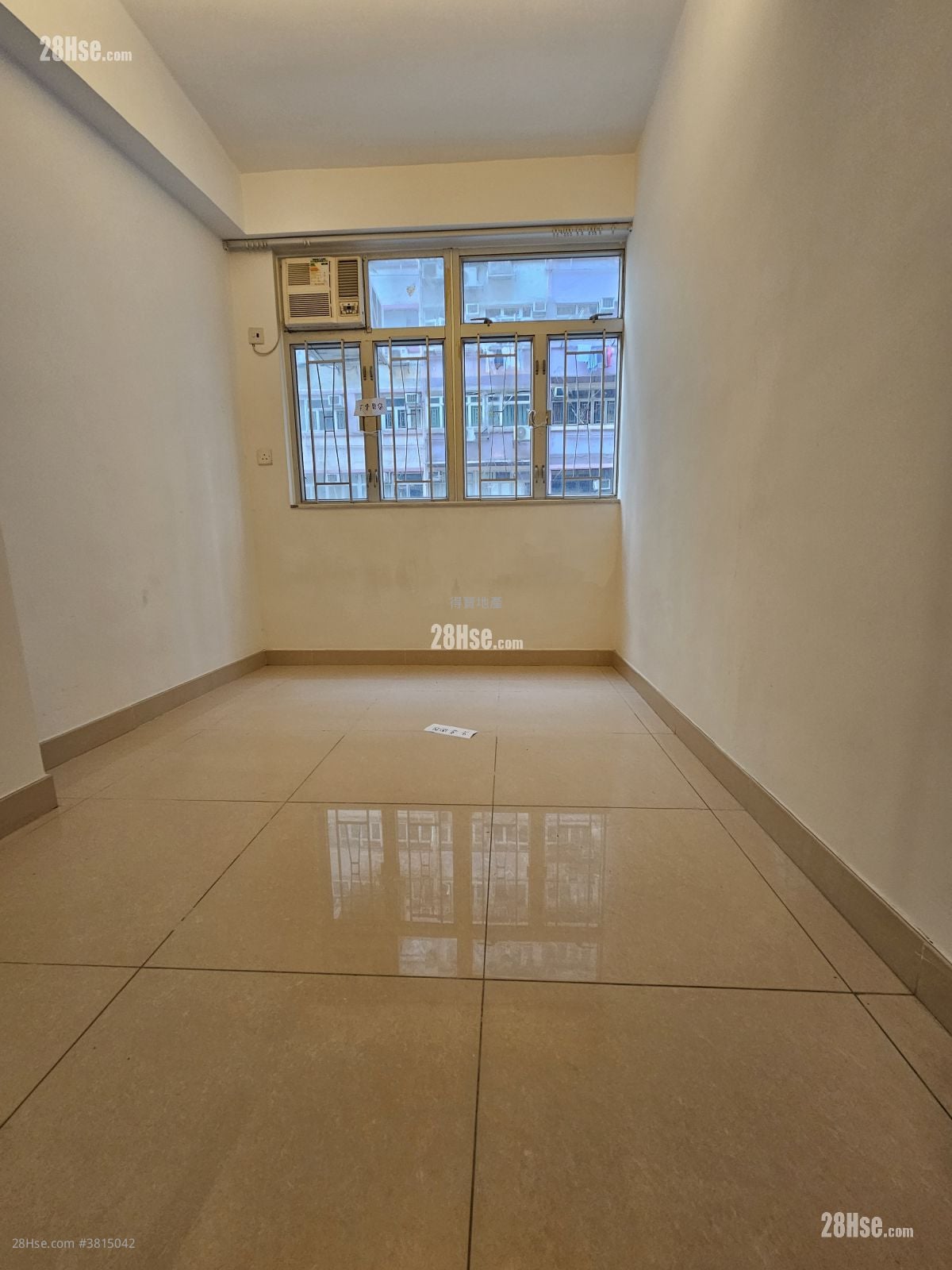 Apartment Sell 2 Bedrooms , 1 Bathroom 574 ft²