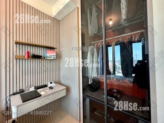 主人房: 維港滙 售盤 2 房 , 1 浴室 597 平方呎