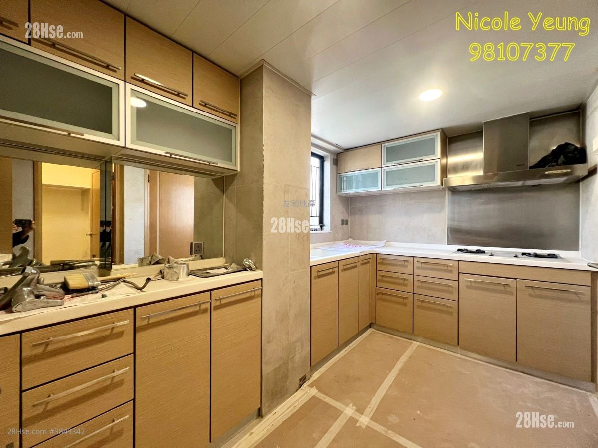 Grandeur Villa Rental 3 Bedrooms , 2 Bathrooms 858 ft²