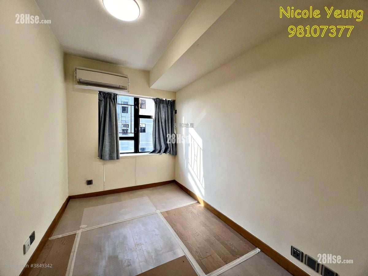 Grandeur Villa Rental 3 Bedrooms , 2 Bathrooms 858 ft²