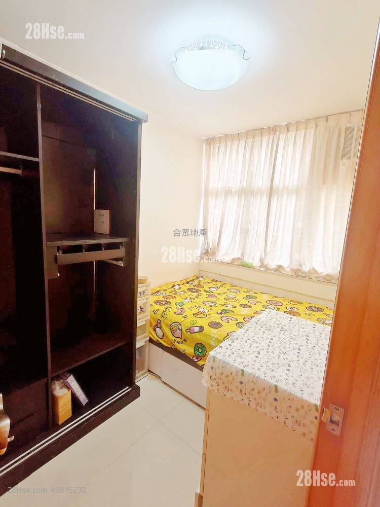 Chung Nga Court Sell 443 ft²