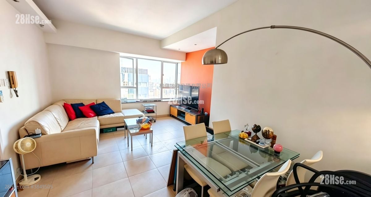 Bonham Court Sell 3 Bedrooms , 1 Bathroom 551 ft²