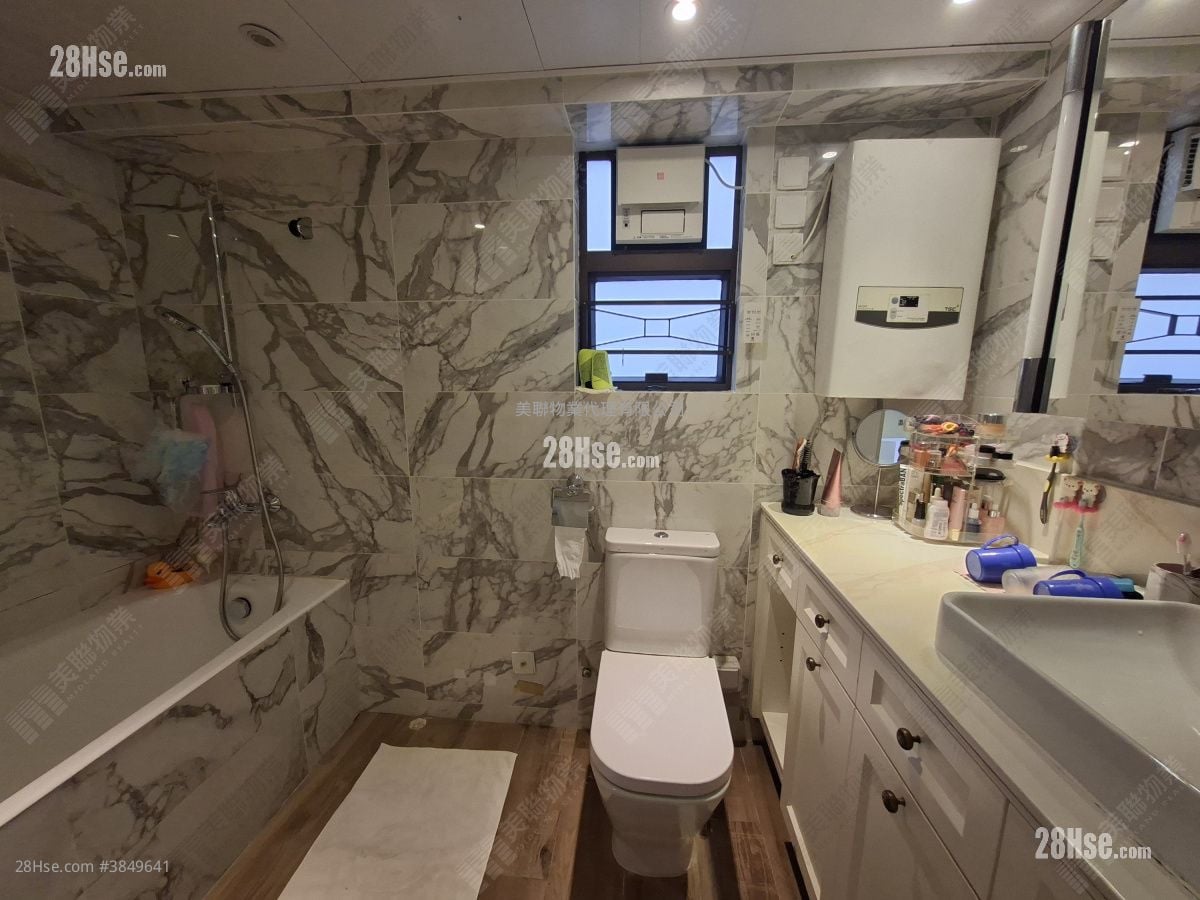 碧華花園 售盤 3 房 , 2 浴室 1,211 平方呎
