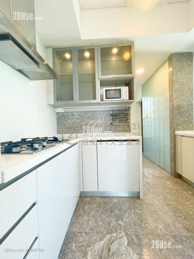 Crown By The Sea Rental 4 Bedrooms , 2 Bathrooms 1,026 ft²