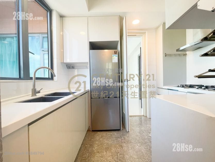 Crown By The Sea Rental 4 Bedrooms , 2 Bathrooms 1,026 ft²
