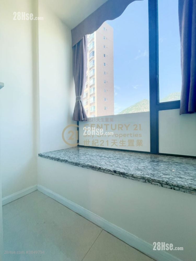 Crown By The Sea Rental 4 Bedrooms , 2 Bathrooms 1,026 ft²