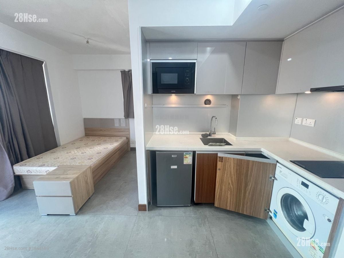 Ava62 Sell Studio , 1 Bathroom 253 ft²
