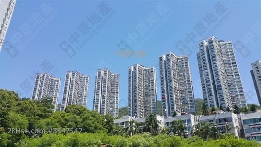 大廈外觀: 豪景花園 售盤 3 房 947 平方呎