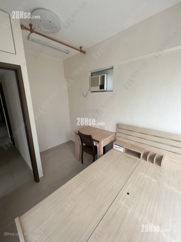 Kwai Chung Plaza Sell 3 Bedrooms , 1 Bathroom 493 ft²