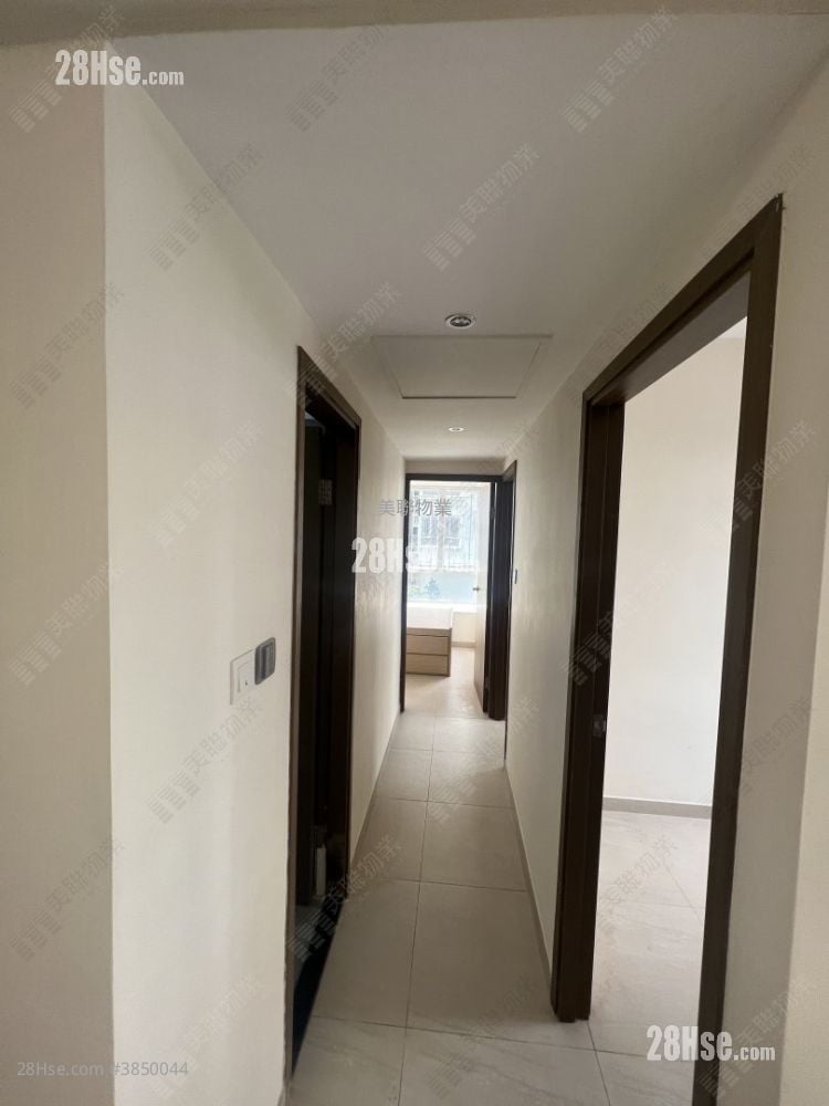 Kwai Chung Plaza Sell 3 Bedrooms , 1 Bathroom 493 ft²