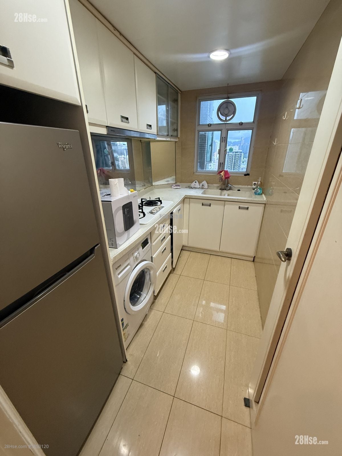 Sky Tower Sell 2 Bedrooms , 1 Bathroom 539 ft²