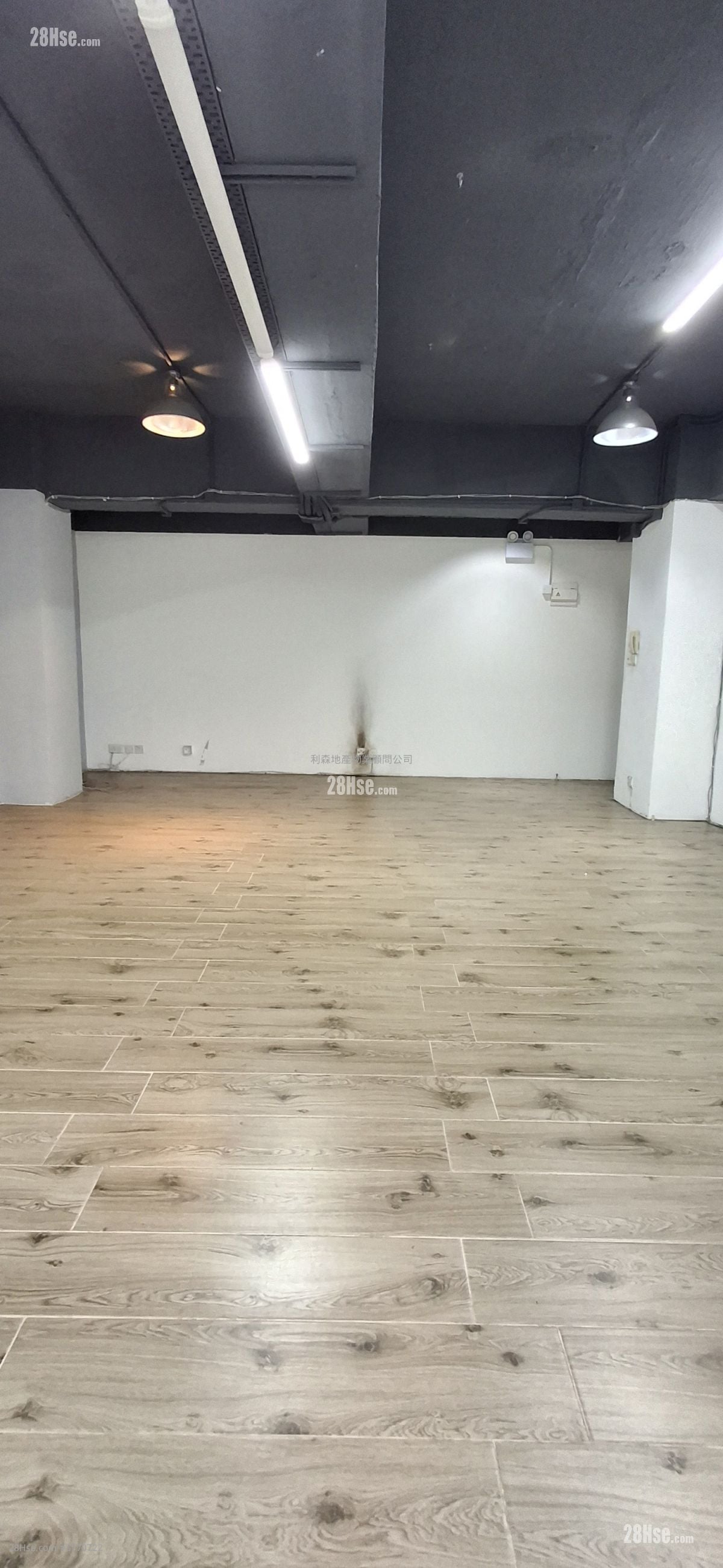 Tai King Industrial Building Rental 500 ft²