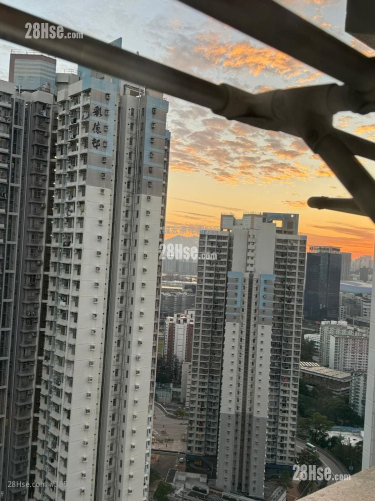 Choi Hing Court Sell 2 Bedrooms , 1 Bathroom 379 ft²