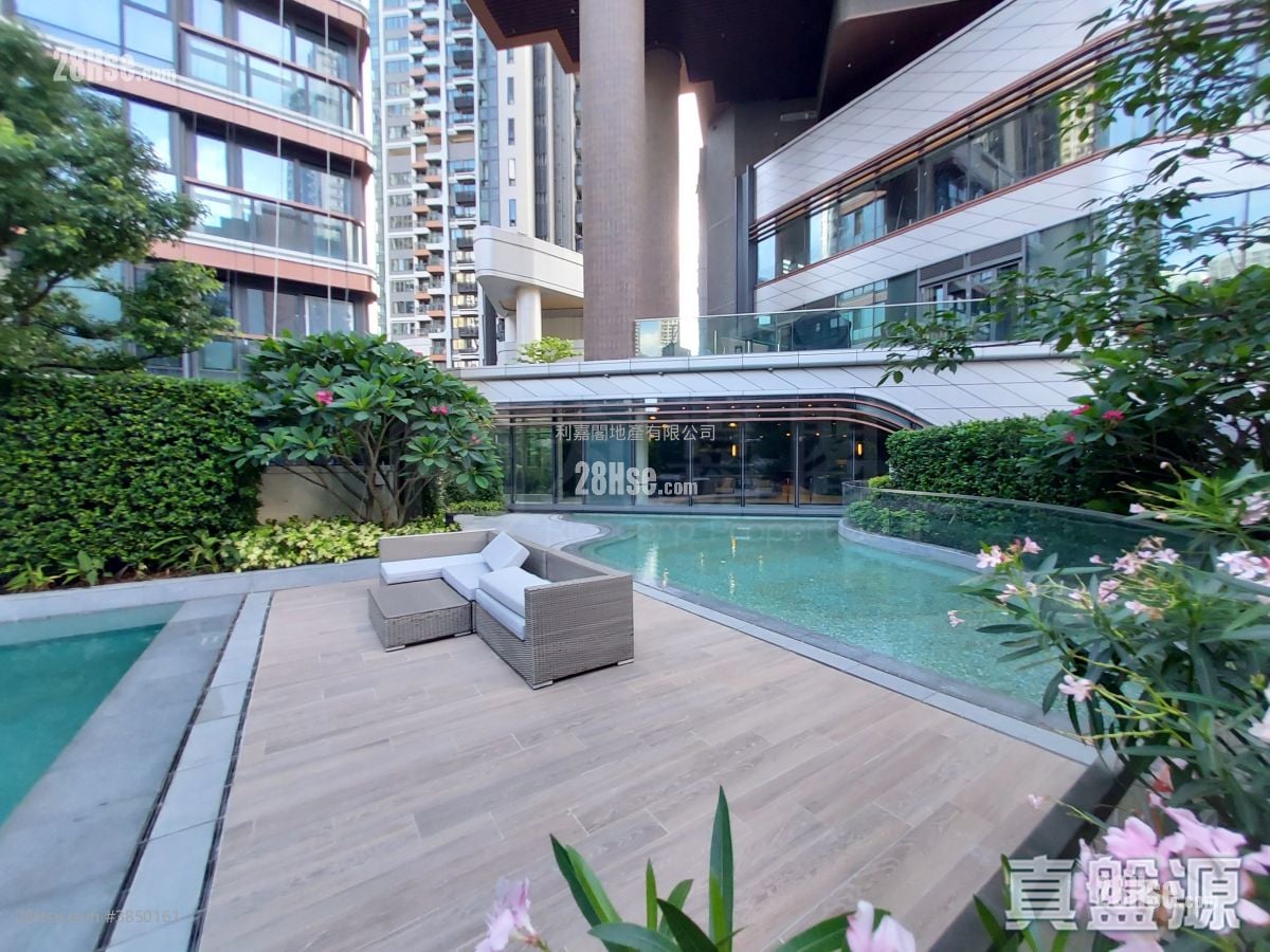 Upper River Bank Rental 2 Bedrooms , 1 Bathroom 585 ft²