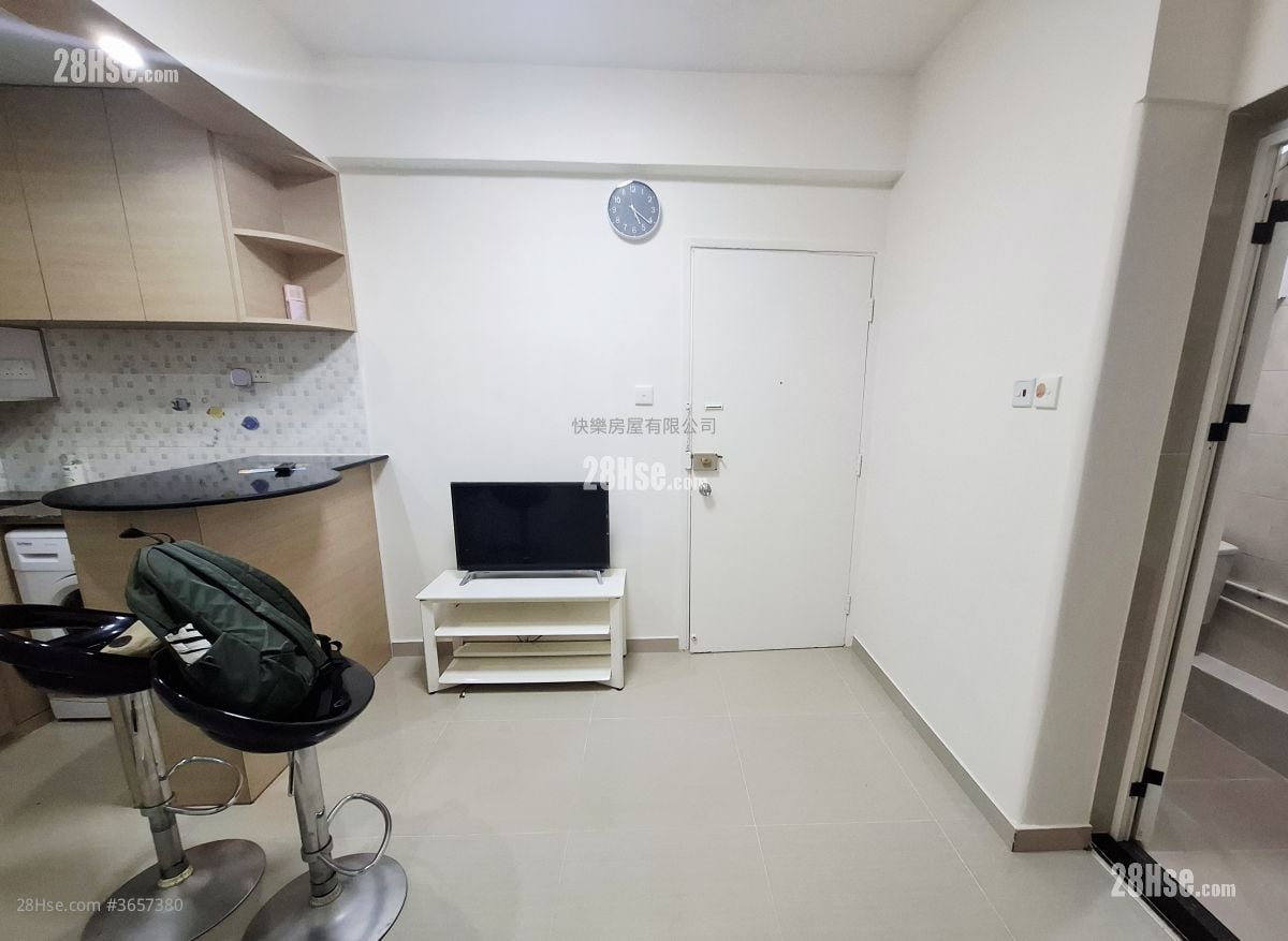 Cactus Mansion Rental 2 Bedrooms , 1 Bathroom 311 ft²