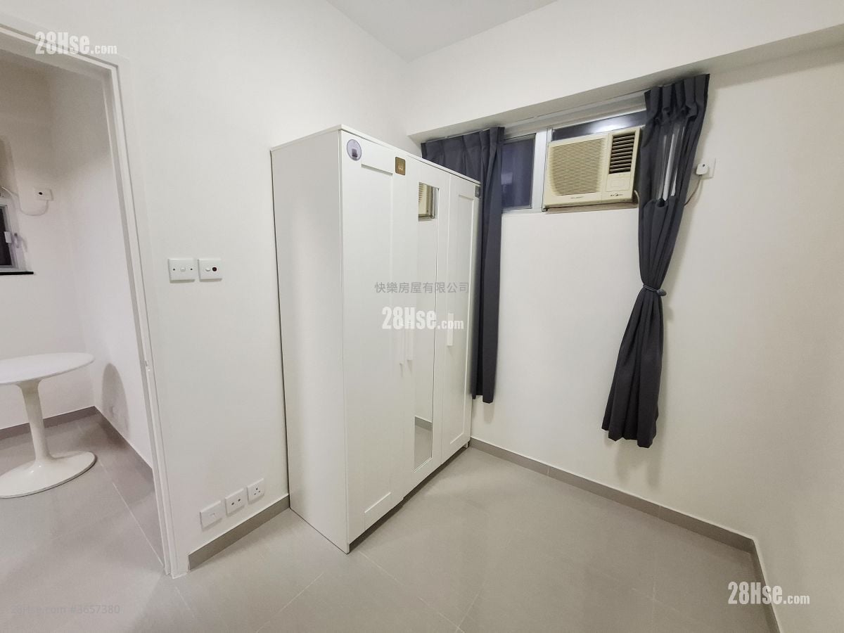 Cactus Mansion Rental 2 Bedrooms , 1 Bathroom 311 ft²