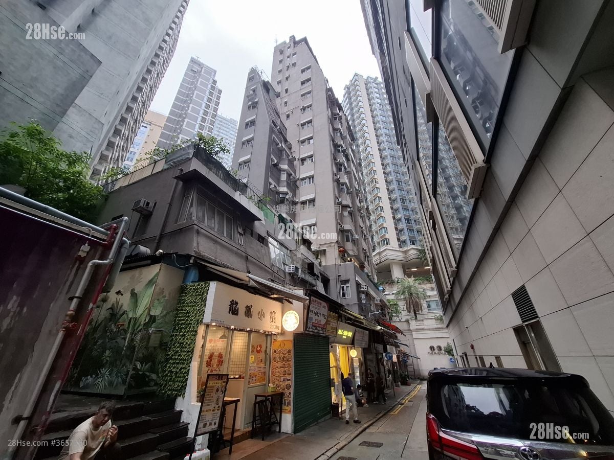 Cactus Mansion Rental 2 Bedrooms , 1 Bathroom 311 ft²