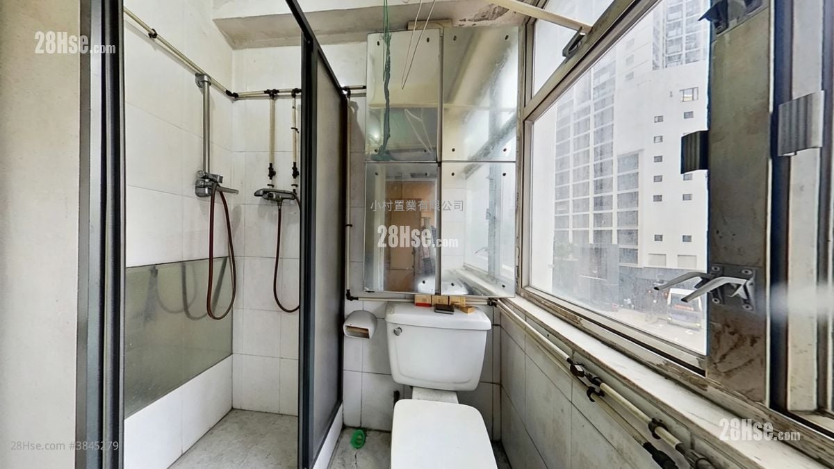 bedroom 3: Kiu Hing Mansion Sell 3 Bedrooms , 2 Bathrooms 1,109 ft²