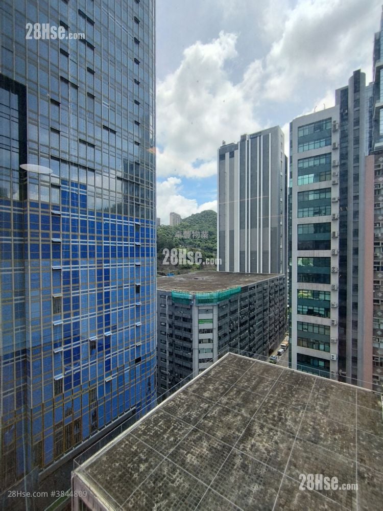 Ford Glory Plaza Rental Studio 1,400 ft²