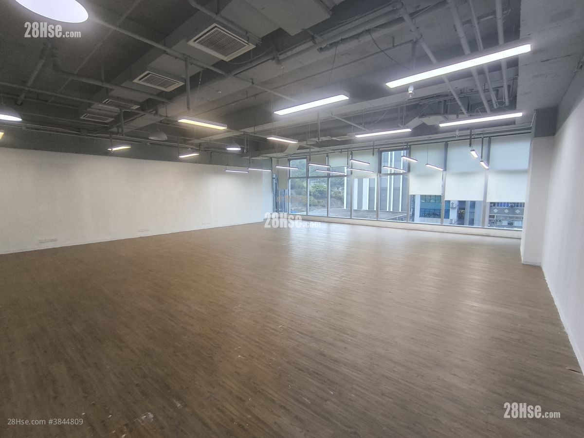 Ford Glory Plaza Rental Studio 1,400 ft²
