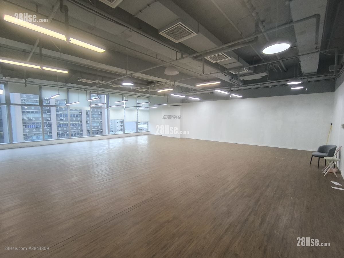 Ford Glory Plaza Rental Studio 1,400 ft²
