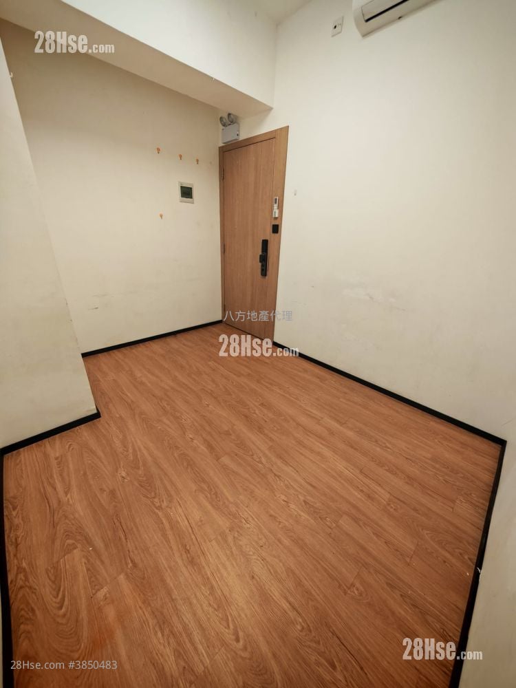 Wing Hin Factory Building Rental Studio 81 ft²