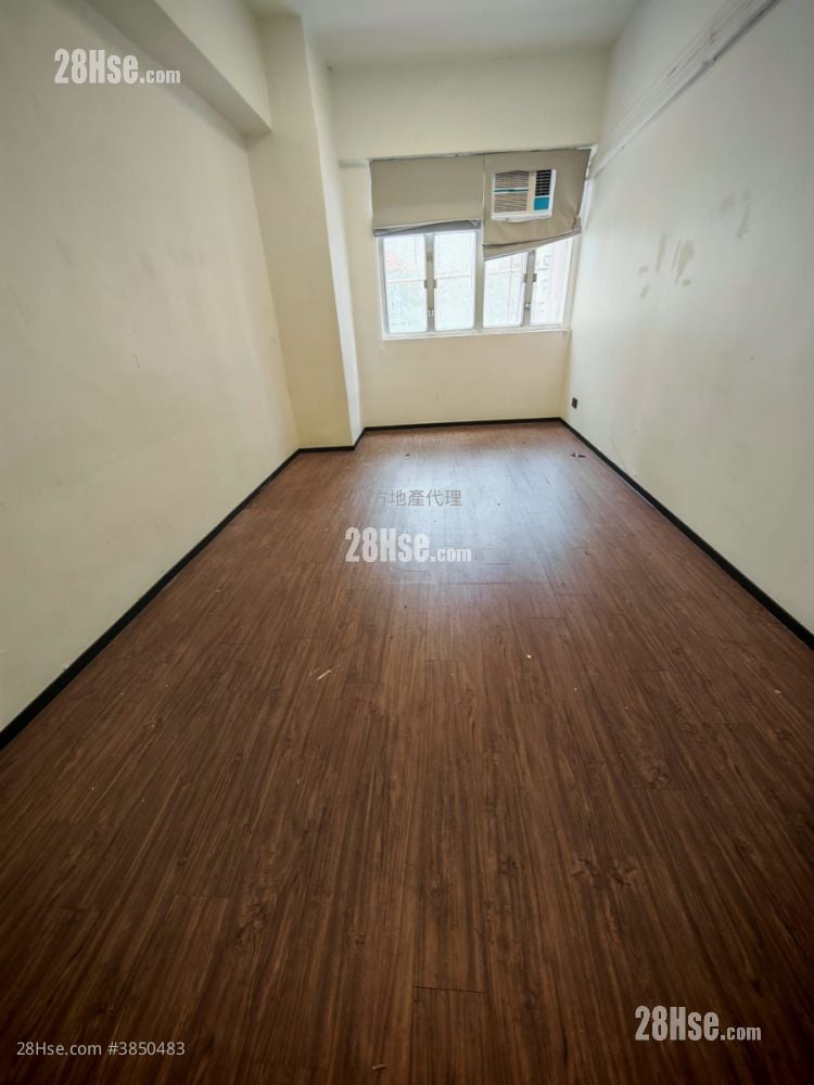 Wing Hin Factory Building Rental Studio 81 ft²