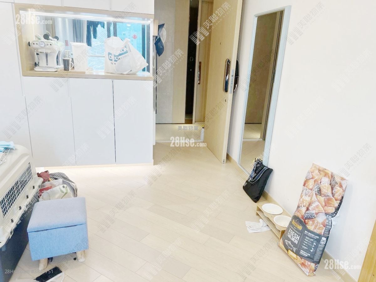 Commune Modern Sell 2 Bedrooms , 1 Bathroom 467 ft²