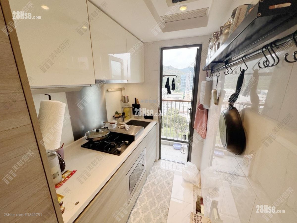 Commune Modern Sell 2 Bedrooms , 1 Bathroom 467 ft²