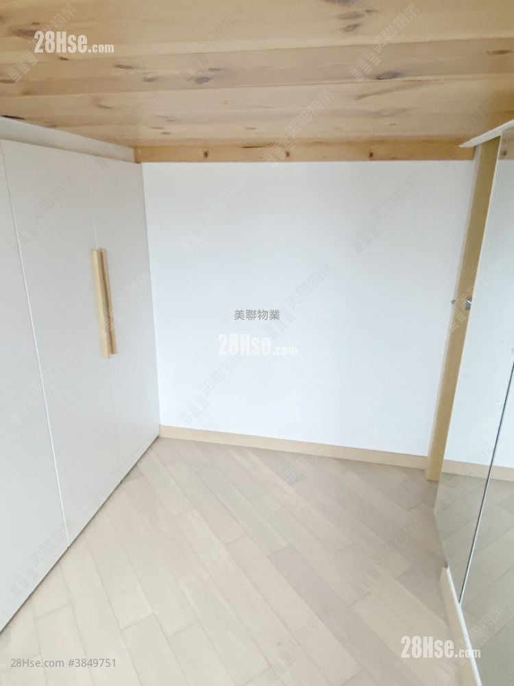 Commune Modern Sell 2 Bedrooms , 1 Bathroom 467 ft²