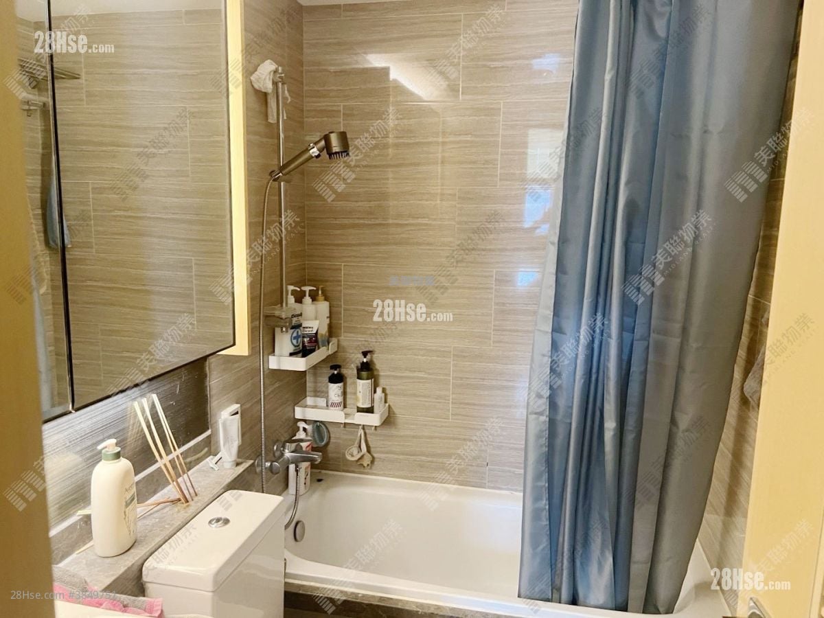 Commune Modern Sell 2 Bedrooms , 1 Bathroom 467 ft²