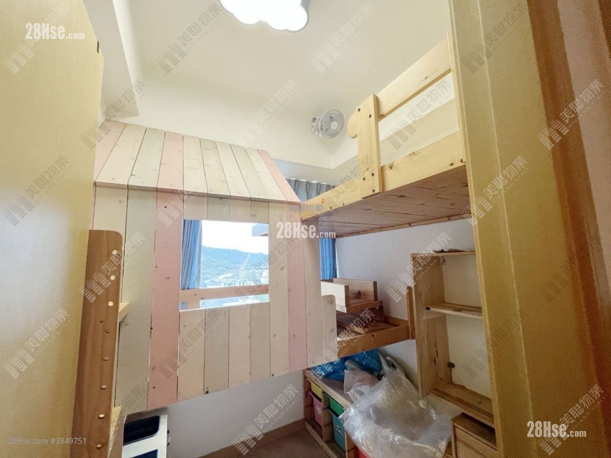 Commune Modern Sell 2 Bedrooms , 1 Bathroom 467 ft²