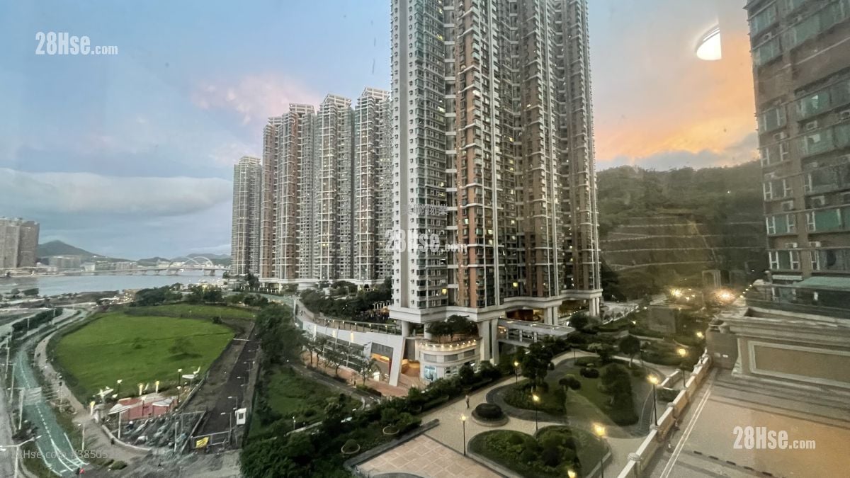 Metro Town Sell 4 Bedrooms , 3 Bathrooms 888 ft²