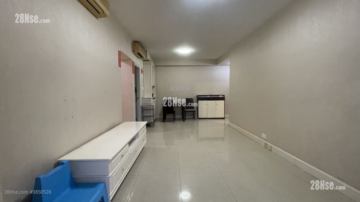 Metro Town Sell 4 Bedrooms , 3 Bathrooms 888 ft²